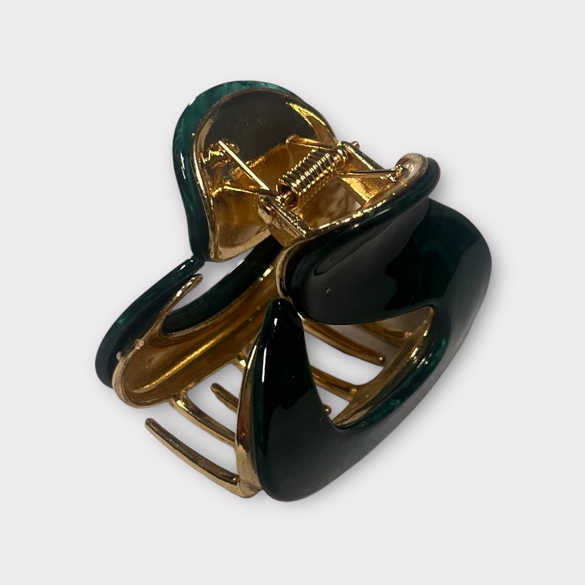 “Claire” Curved Claw